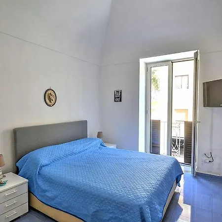 Apartament Montechiaro Sleeps 3 Air Con Wifi