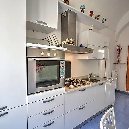 Apartament Montechiaro Sleeps 3 Air Con Wifi *