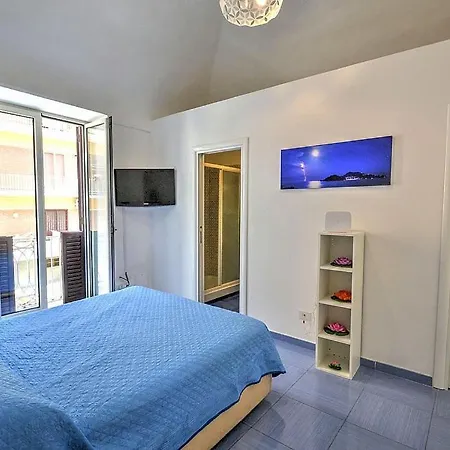 Montechiaro Sleeps 3 Air Con Wifi Apartament