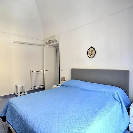 Montechiaro Sleeps 3 Air Con Wifi
