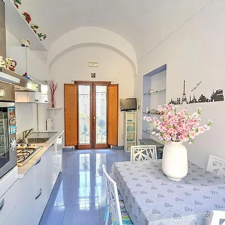 Apartament Montechiaro Sleeps 3 Air Con Wifi *